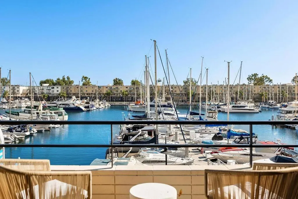 Peridot Palm - Marina Views 2Br W Private Large Patio Apartment Los Angeles United States