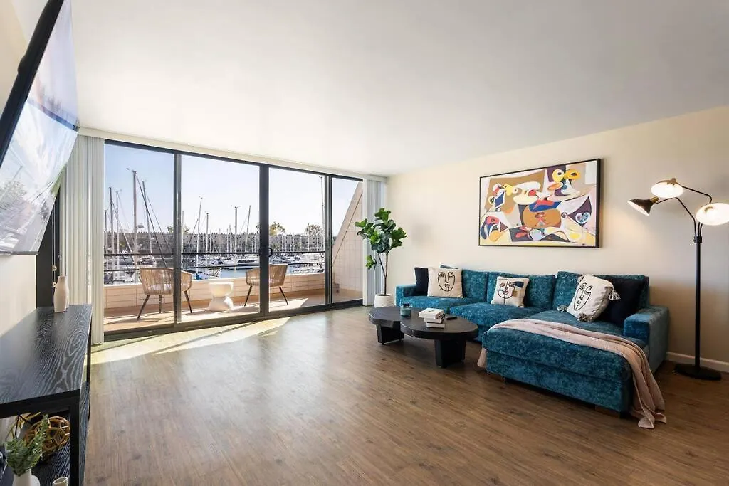 Peridot Palm - Marina Views 2Br W Private Large Patio Apartment Los Angeles 0*,  United States