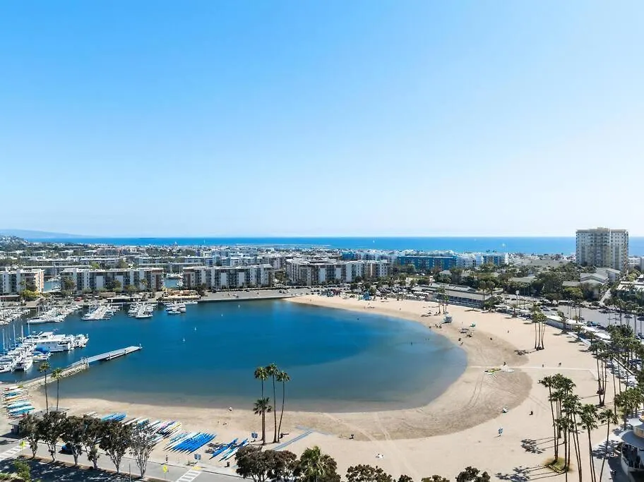 Peridot Palm - Marina Views 2Br W Private Large Patio Apartment Los Angeles