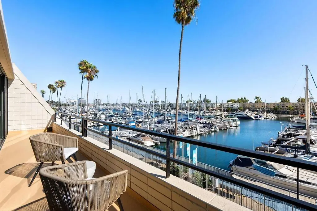 Peridot Palm - Marina Views 2Br W Private Large Patio Apartment Los Angeles