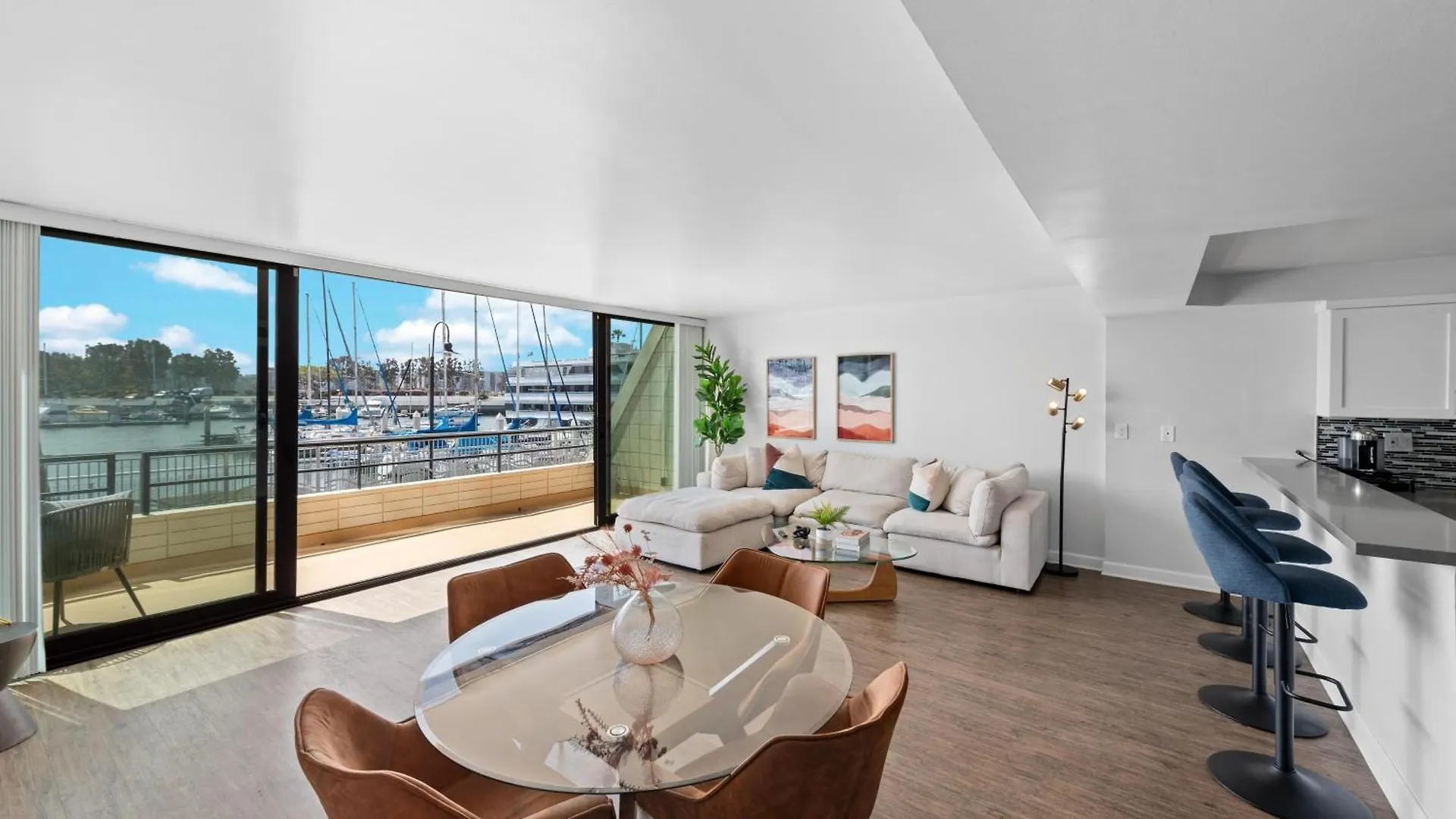 Peridot Palm - Marina Views 2Br W Private Large Patio Apartment Los Angeles
