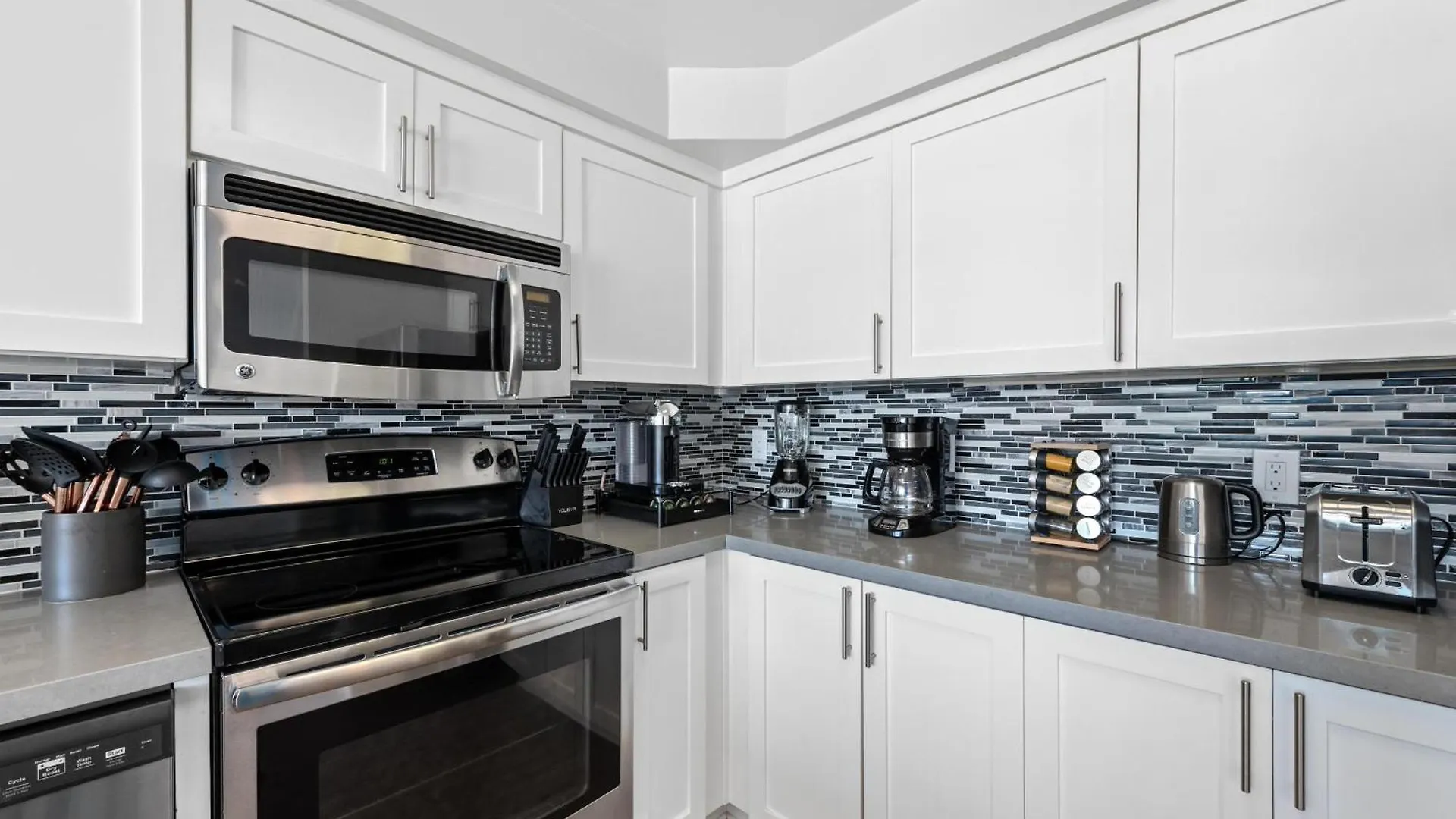 Peridot Palm - Marina Views 2Br W Private Large Patio Apartment Los Angeles United States