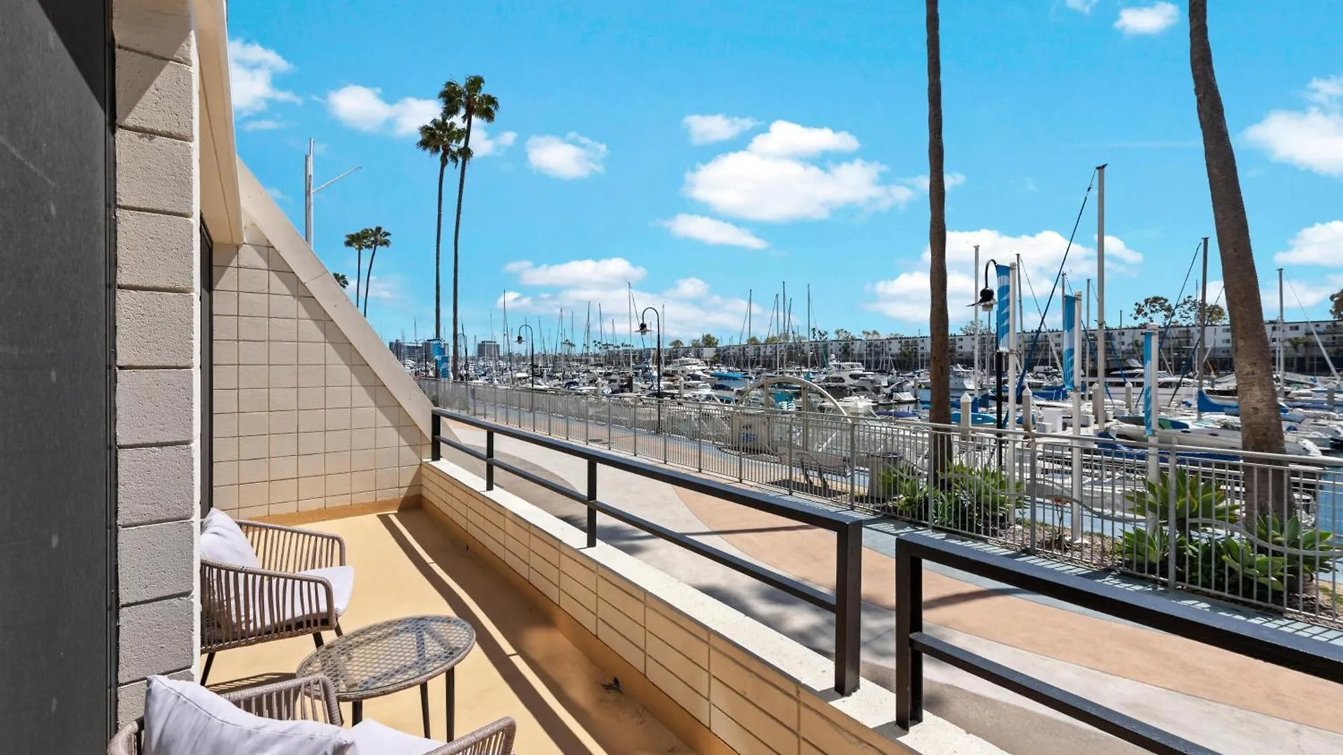 Peridot Palm - Marina Views 2Br W Private Large Patio Apartment Los Angeles 0*,  United States